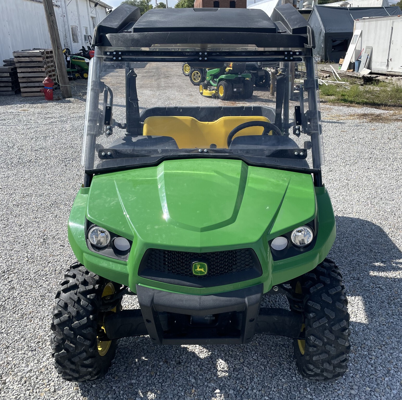 2022 John Deere XUV590M Image 2