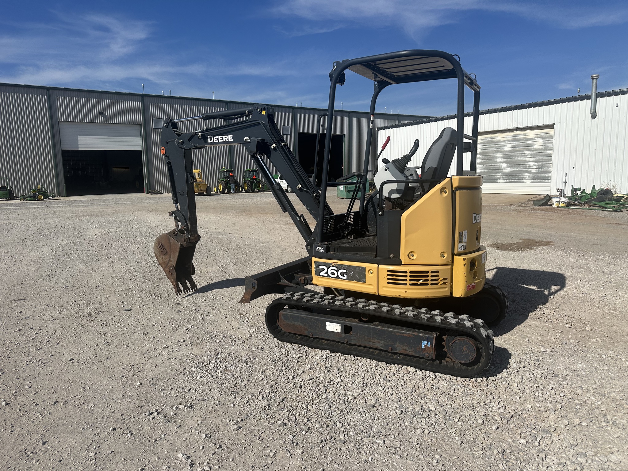 2016 John Deere 26G Image 3