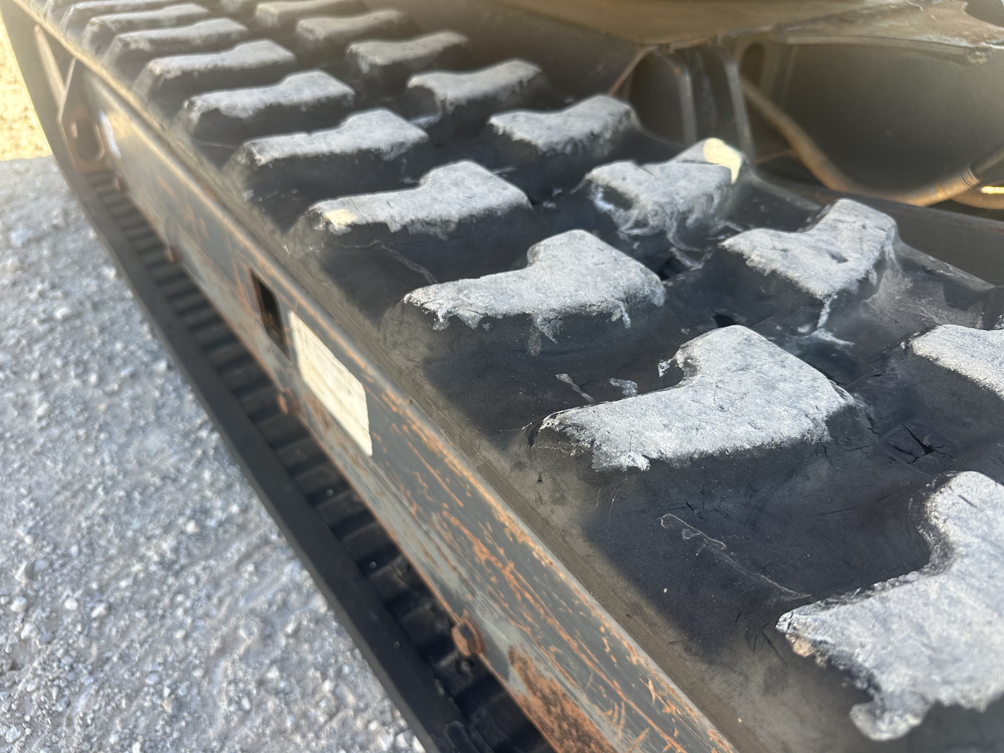 2016 John Deere 26G Image 14