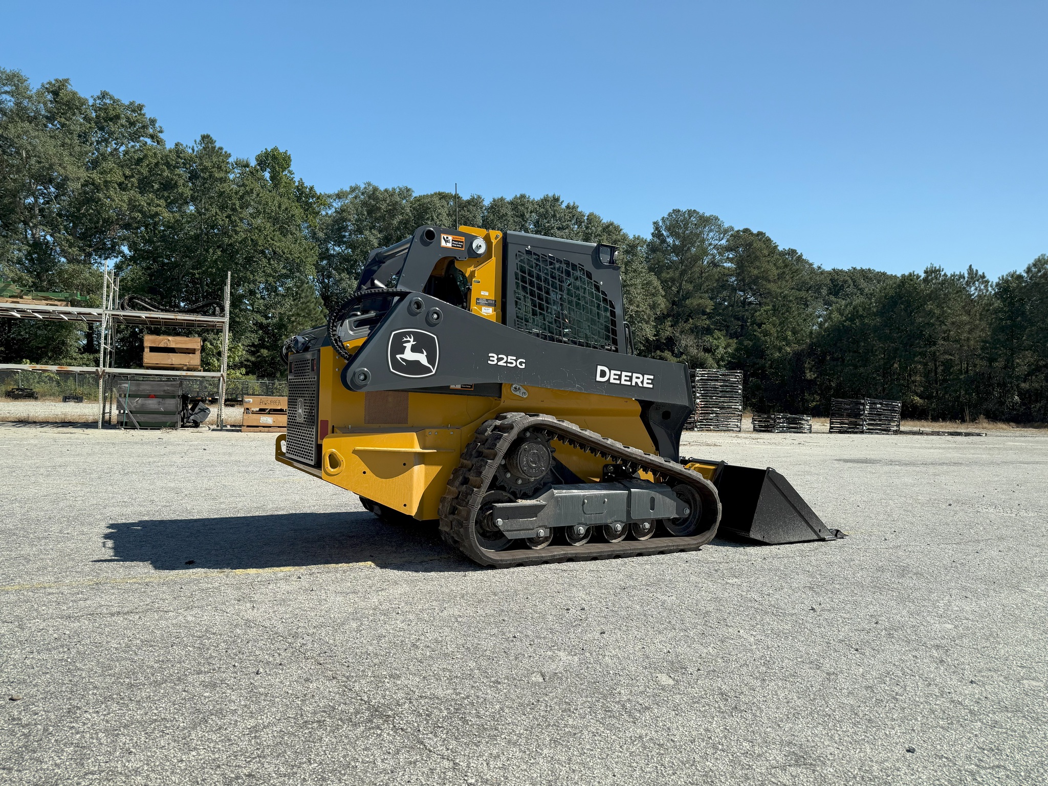 2025 John Deere 325G Image 4