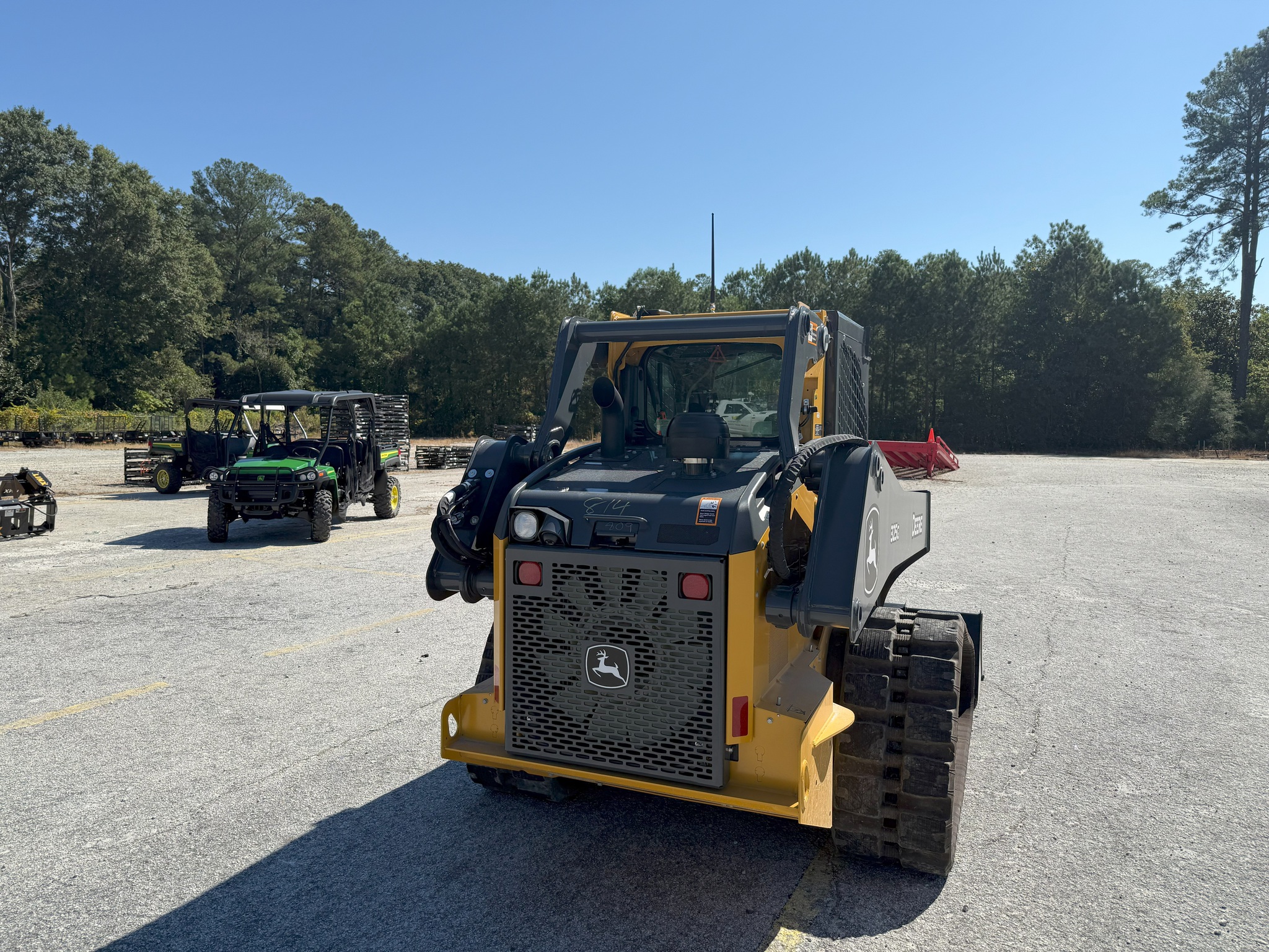 2025 John Deere 325G Image 5