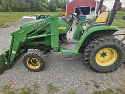 Tractor - Compact Utility For Sale 2000 John Deere 4200 , 26 HP