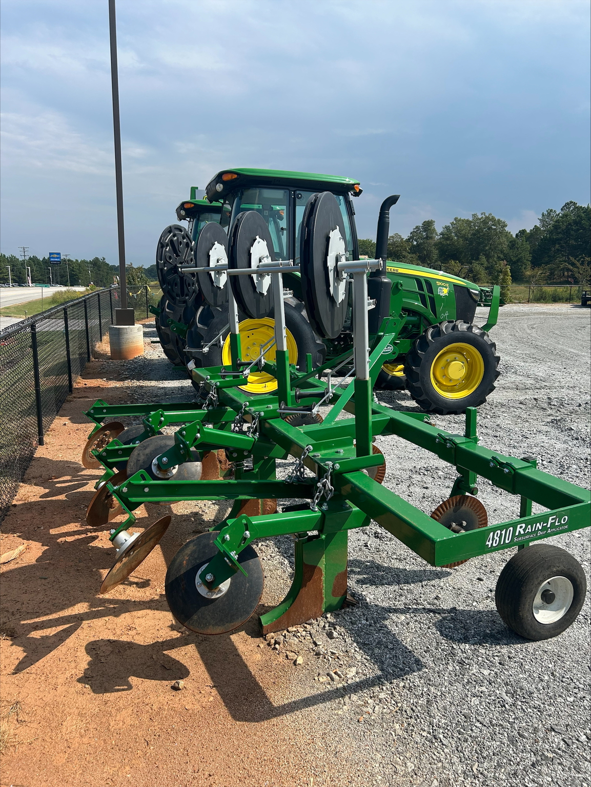 2025 John Deere 4810 Image 3