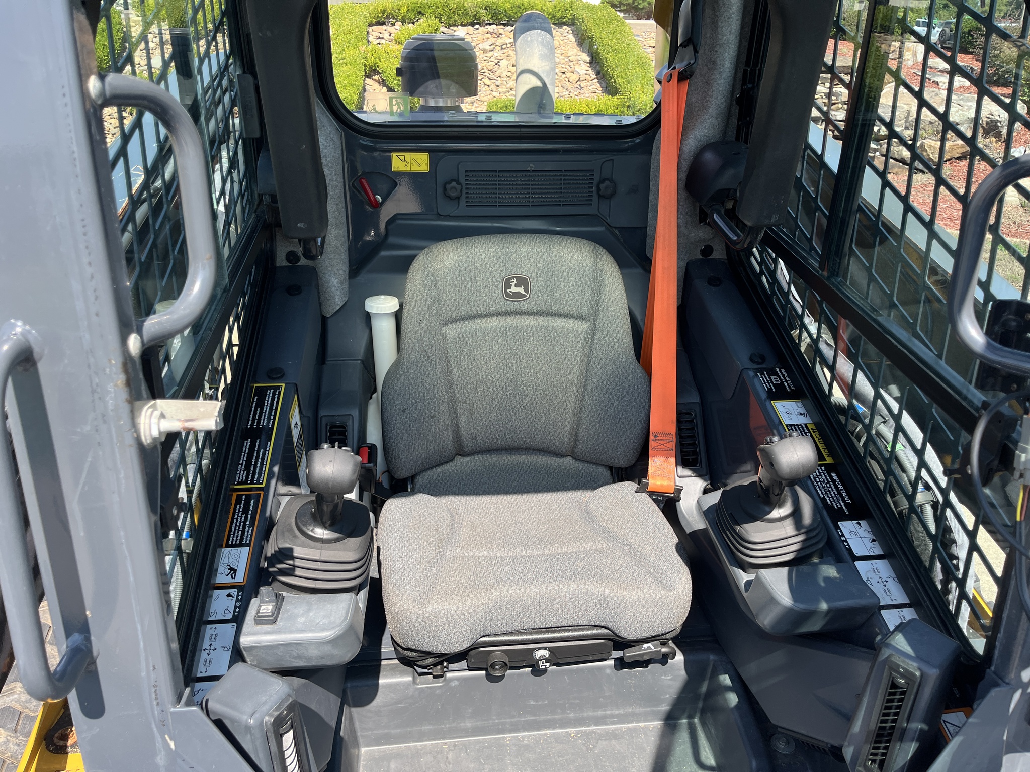 2022 John Deere 331G Image 7