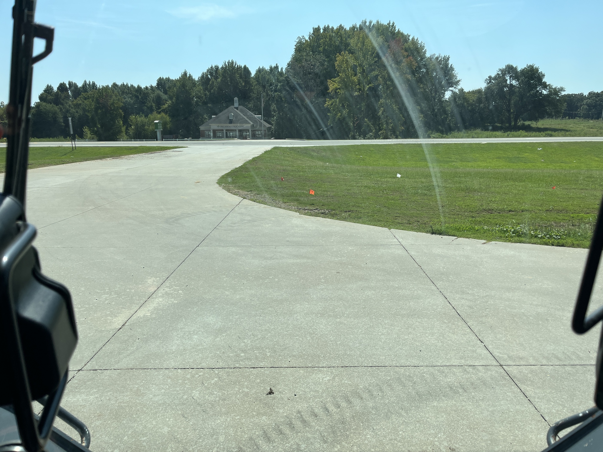 2022 John Deere 331G Image 10