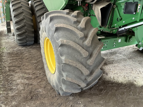 Used 2017 John Deere S690 Combines at Horizon Ag & Turf in Wetaskiwin, AB - Photo5