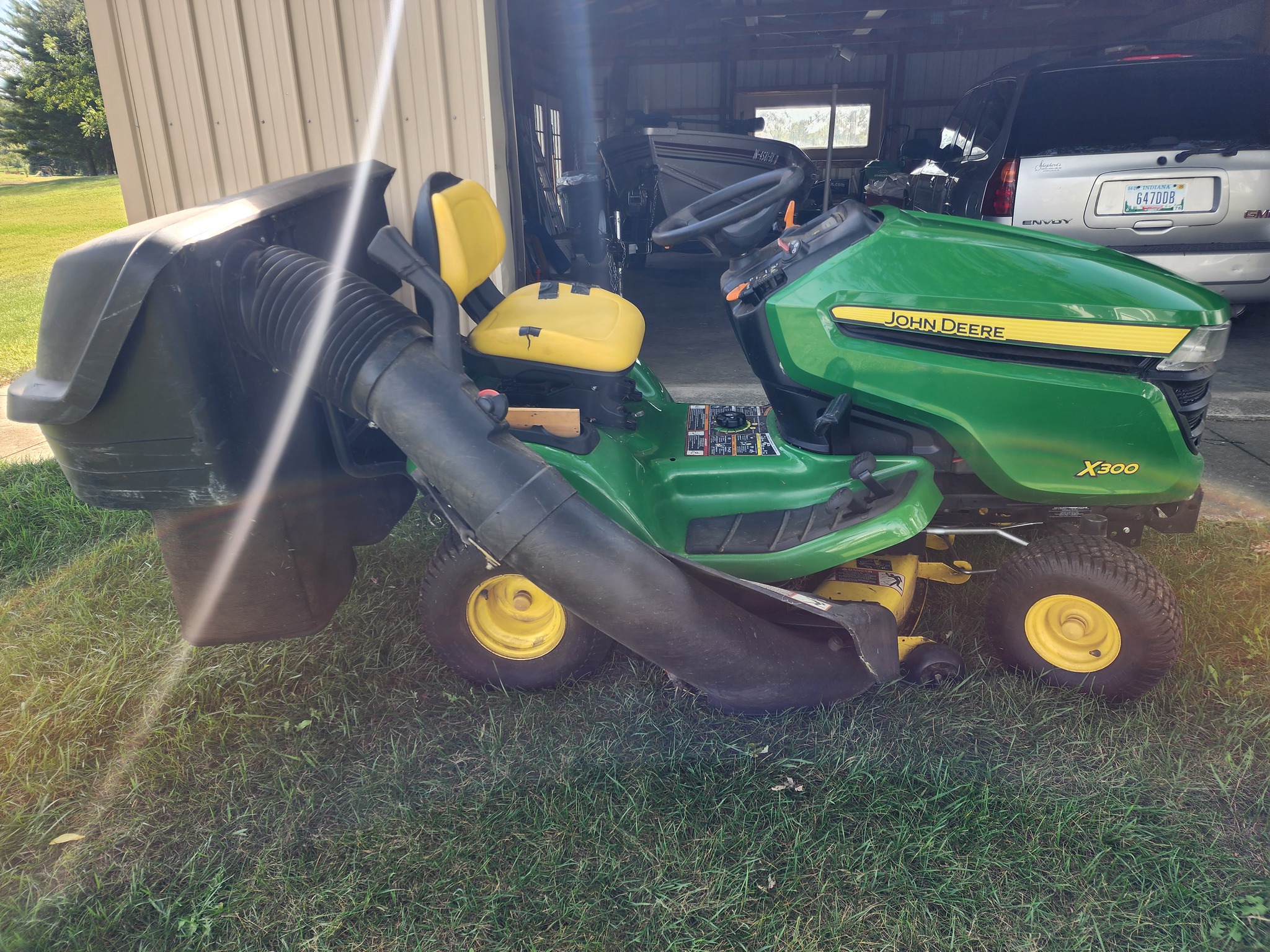 2015 John Deere X300 Image 1