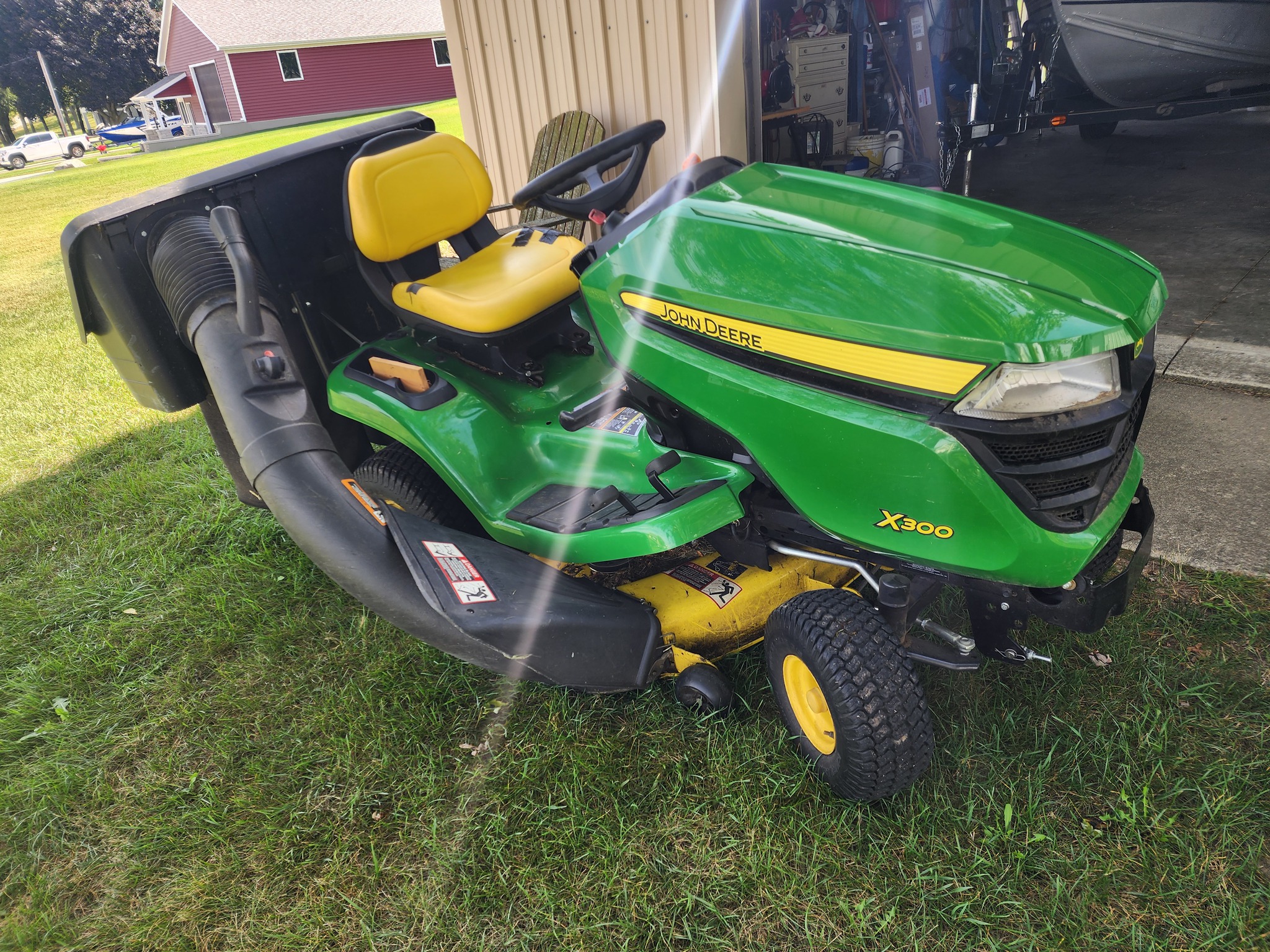 2015 John Deere X300 Image 2