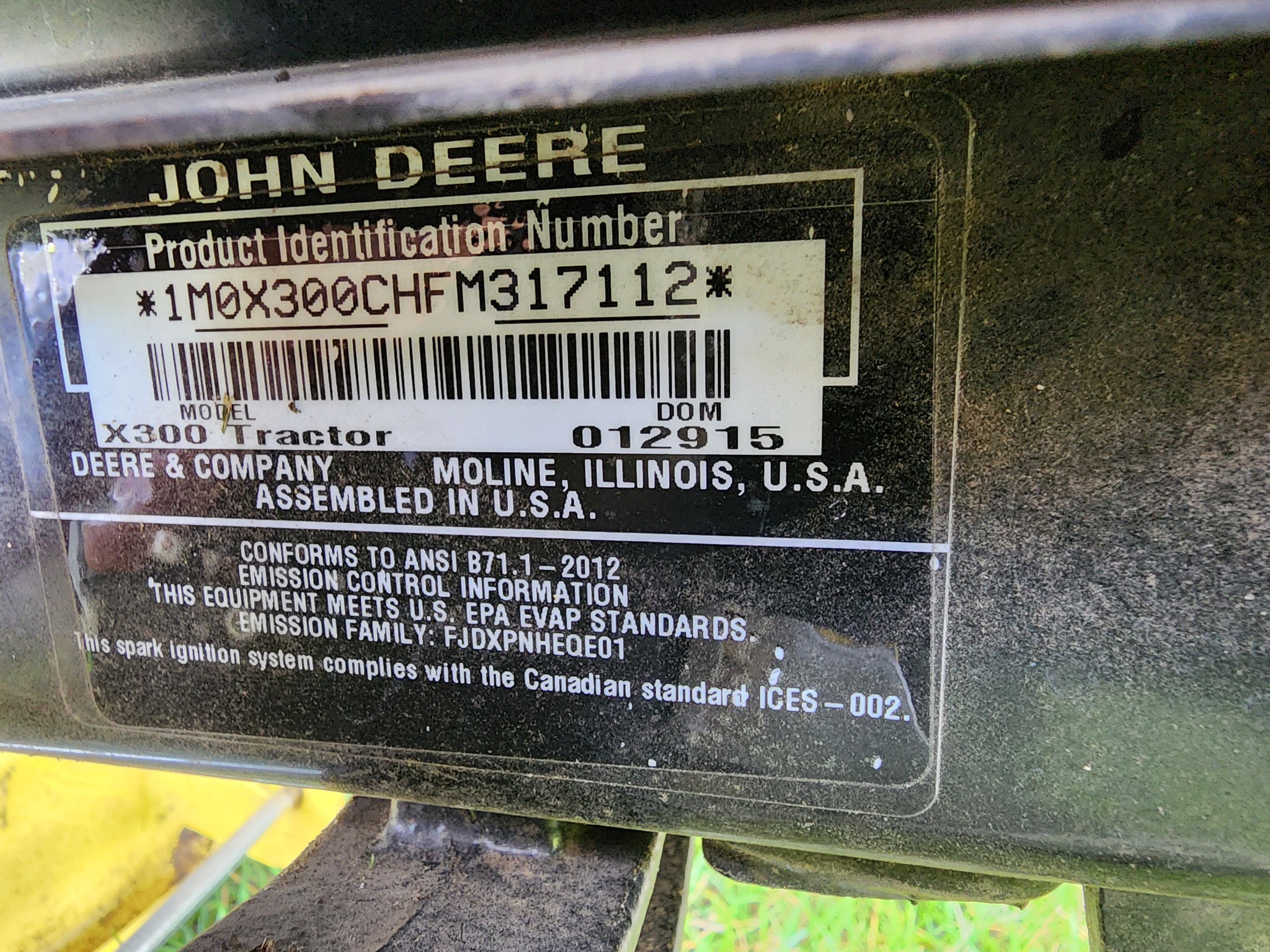 2015 John Deere X300 Image 10