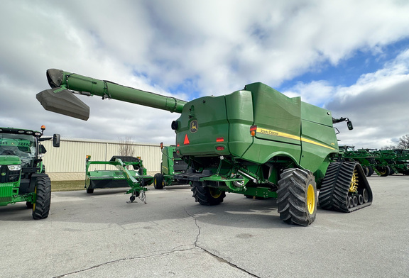 2024 John-Deere S790