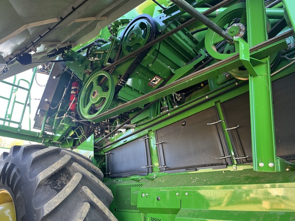 Used 2025 John Deere X9 1100 Combines at Horizon Ag & Turf in Edmonton West, AB - Photo7