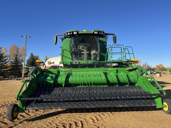 Used 2025 John Deere X9 1100 Combines at Horizon Ag & Turf in Edmonton West, AB - Photo22