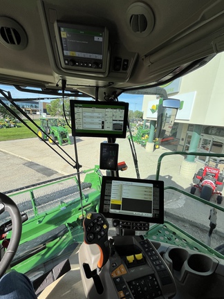 Used 2025 John Deere X9 1100 Combines at Horizon Ag & Turf in Edmonton West, AB - Photo4