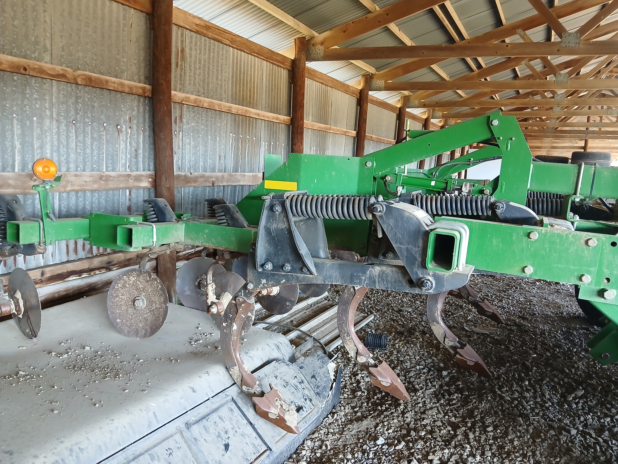 2013 John Deere 2700 Image 6