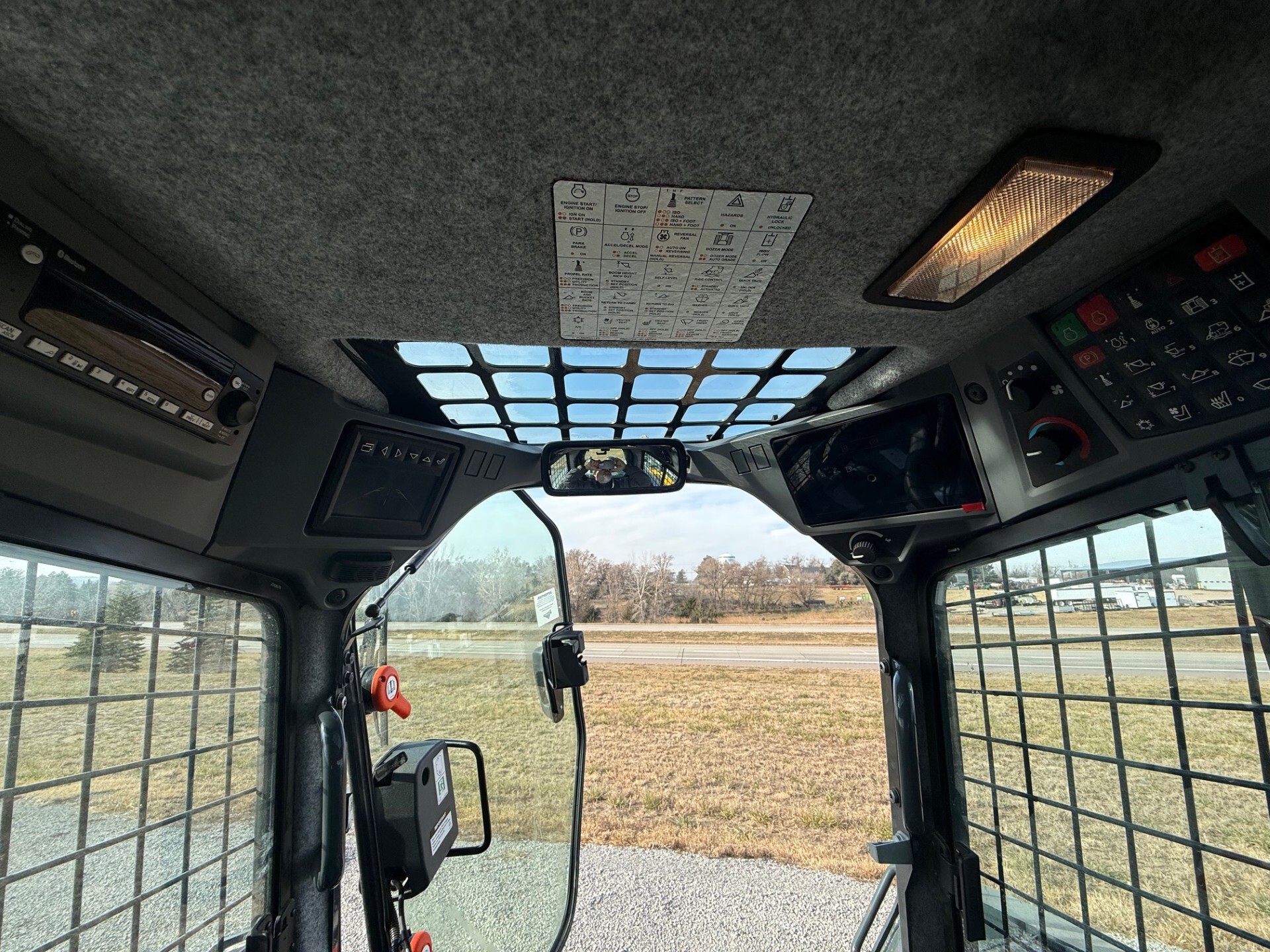 2024 John Deere 330 P Image 5