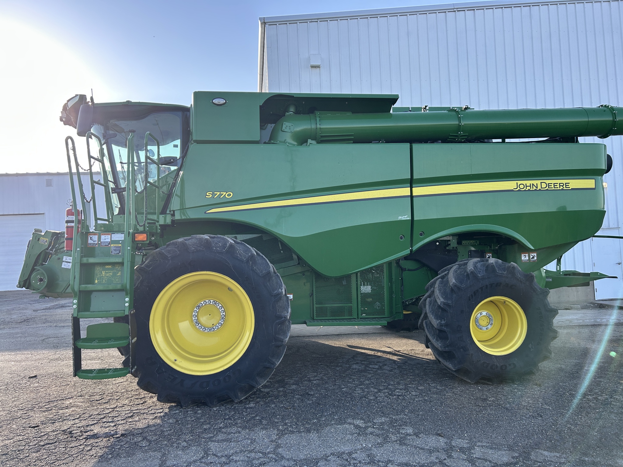  2023 John Deere S770 at Heritage Tractor in Roanoke, IL
