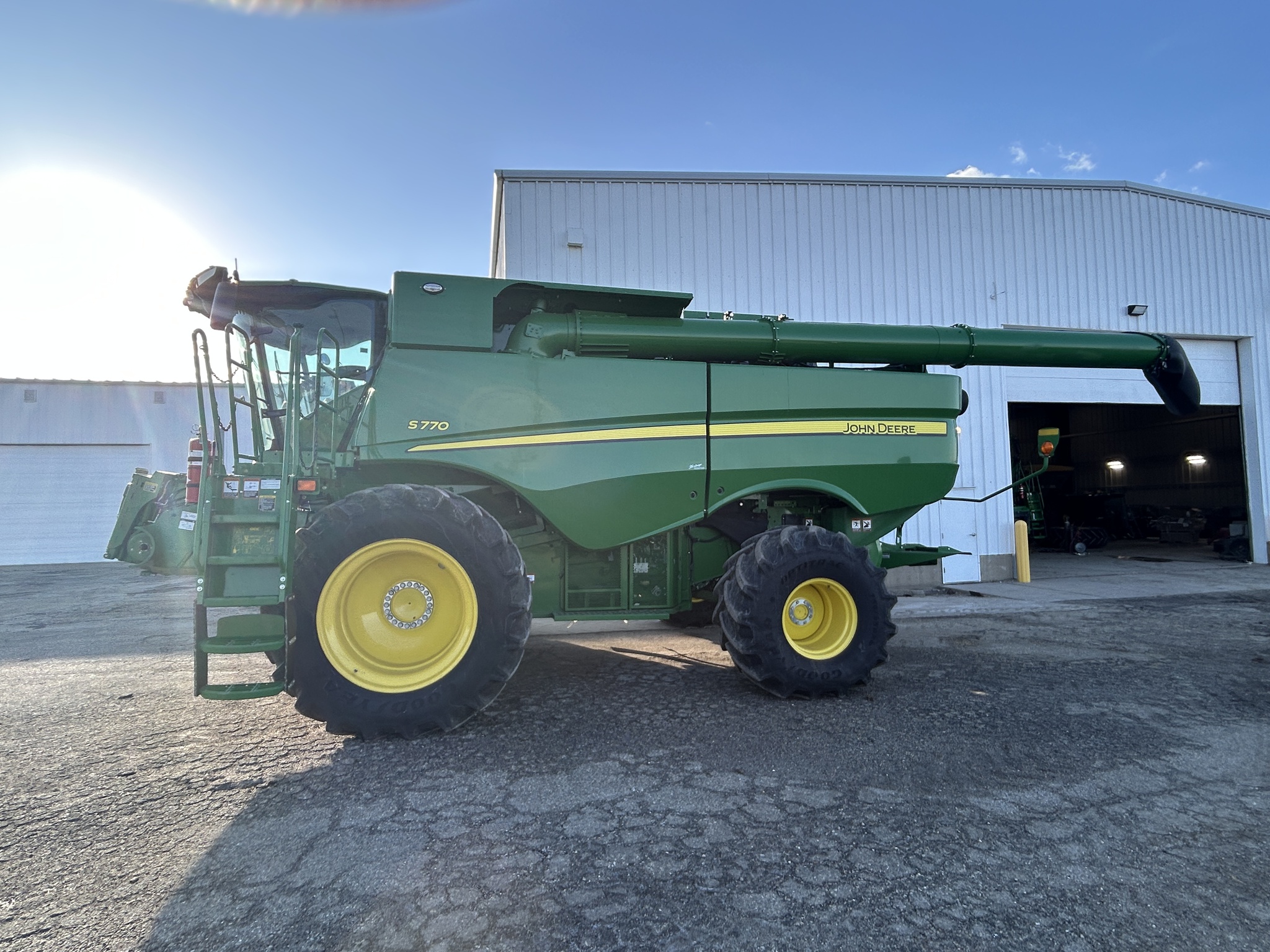  2023 John Deere S770 at Heritage Tractor in Roanoke, IL