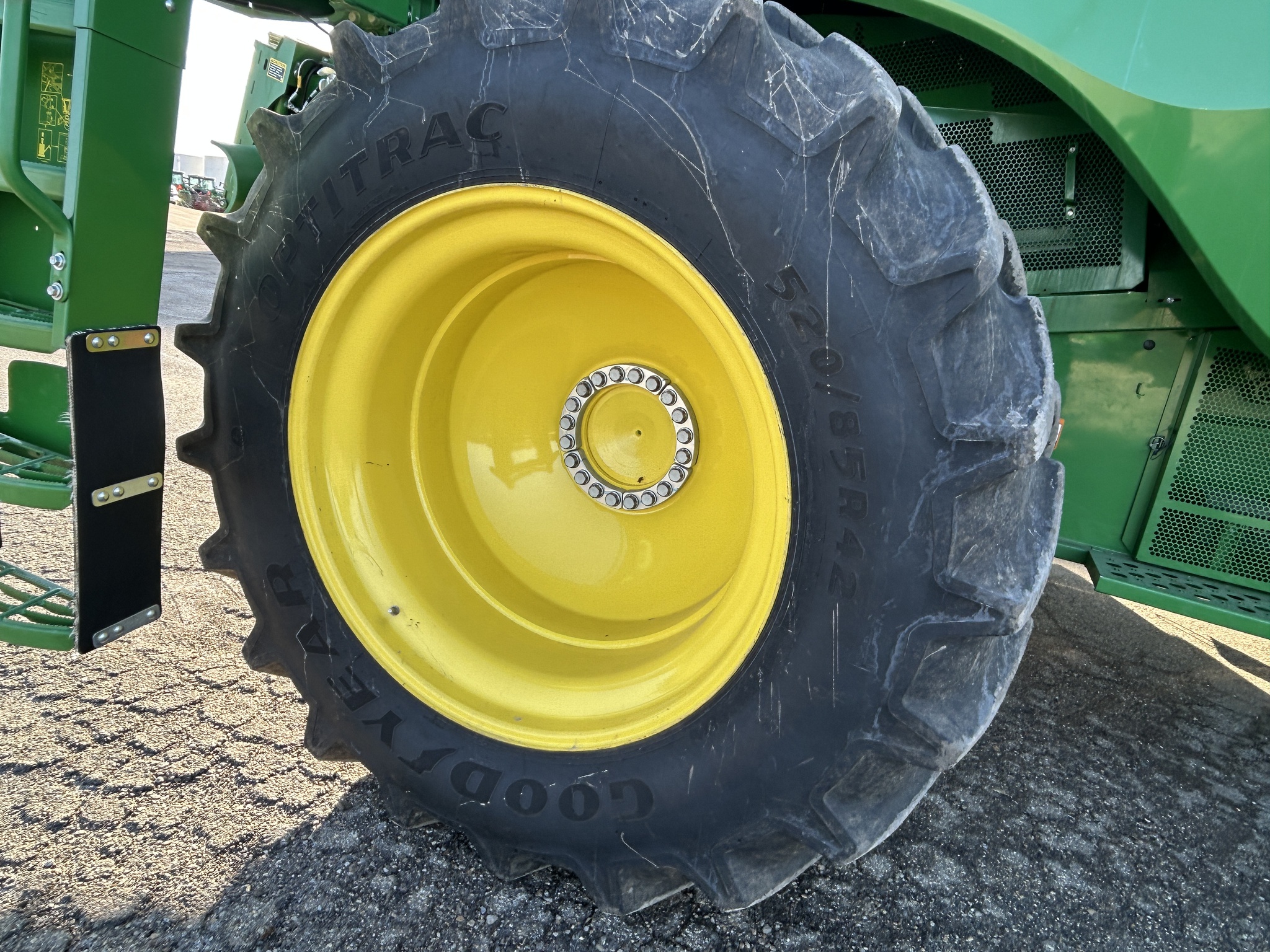  2023 John Deere S770 at Heritage Tractor in Roanoke, IL