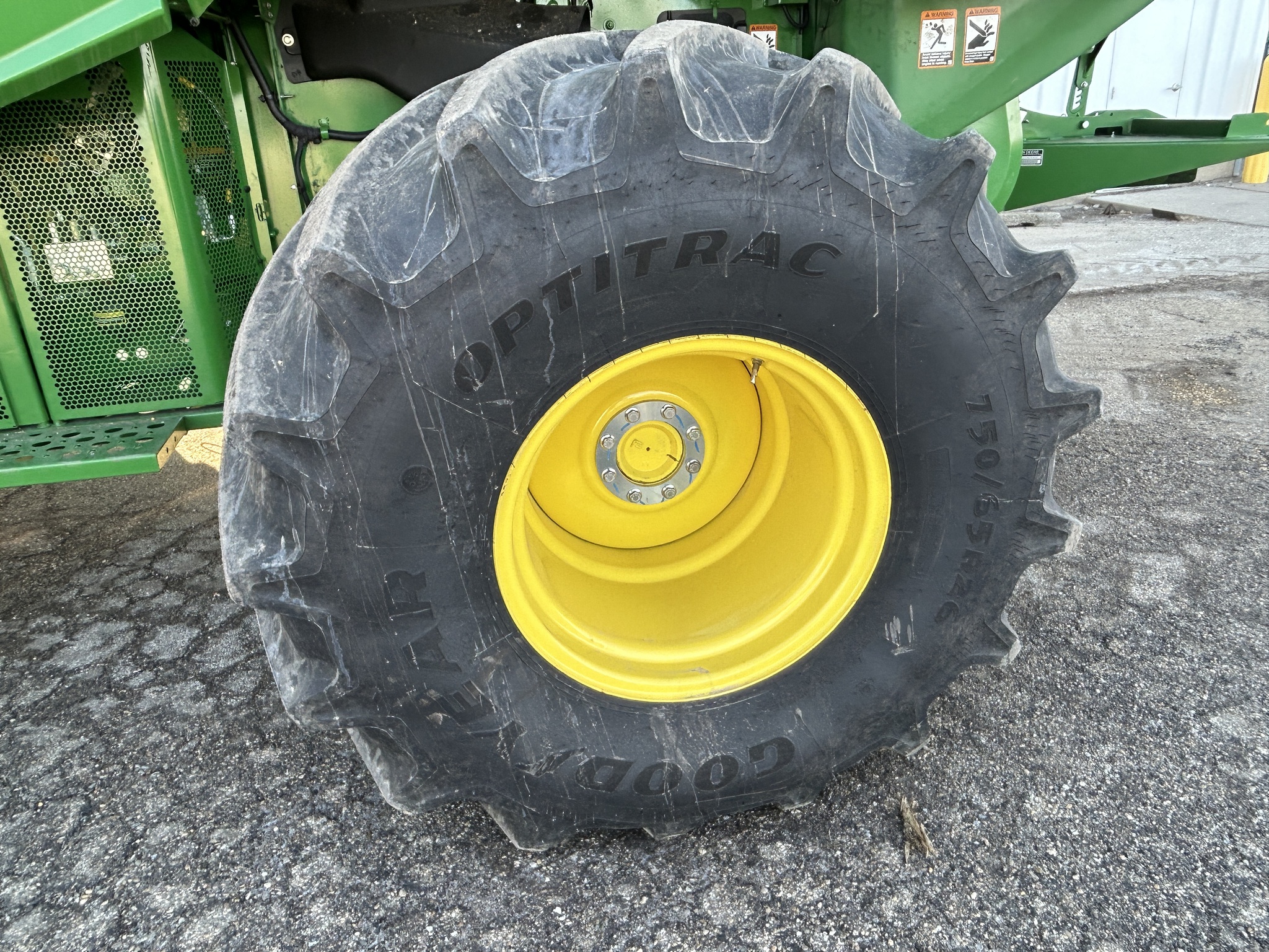  2023 John Deere S770 at Heritage Tractor in Roanoke, IL