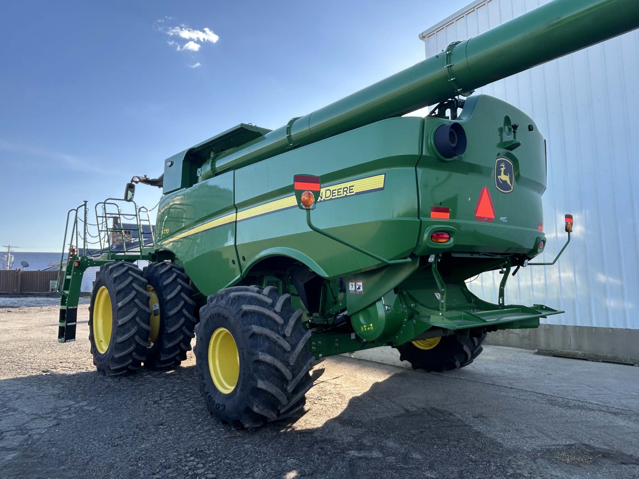  2023 John Deere S770 at Heritage Tractor in Roanoke, IL