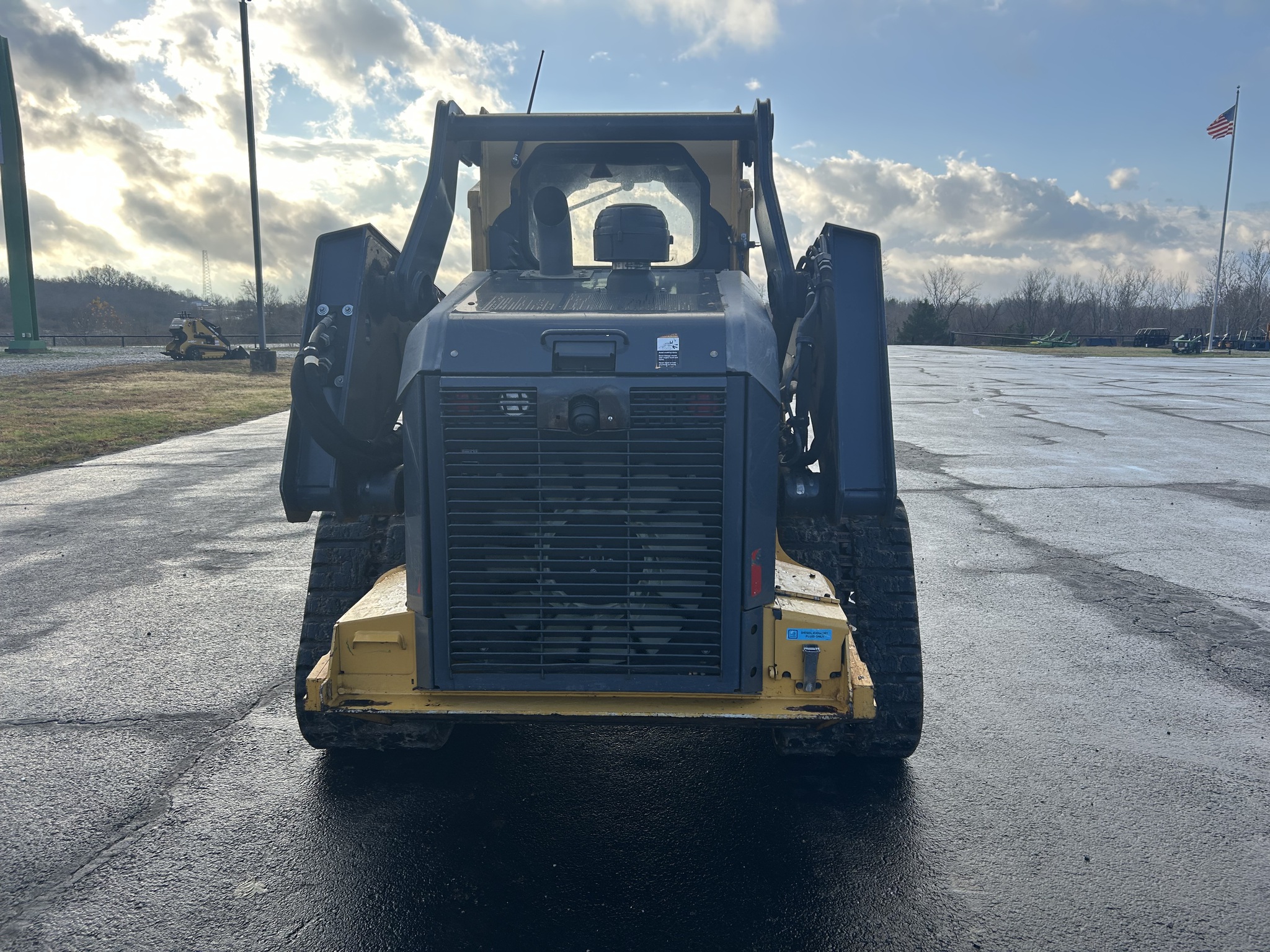  2019 John Deere 331G at Heritage Tractor in Anderson, MO