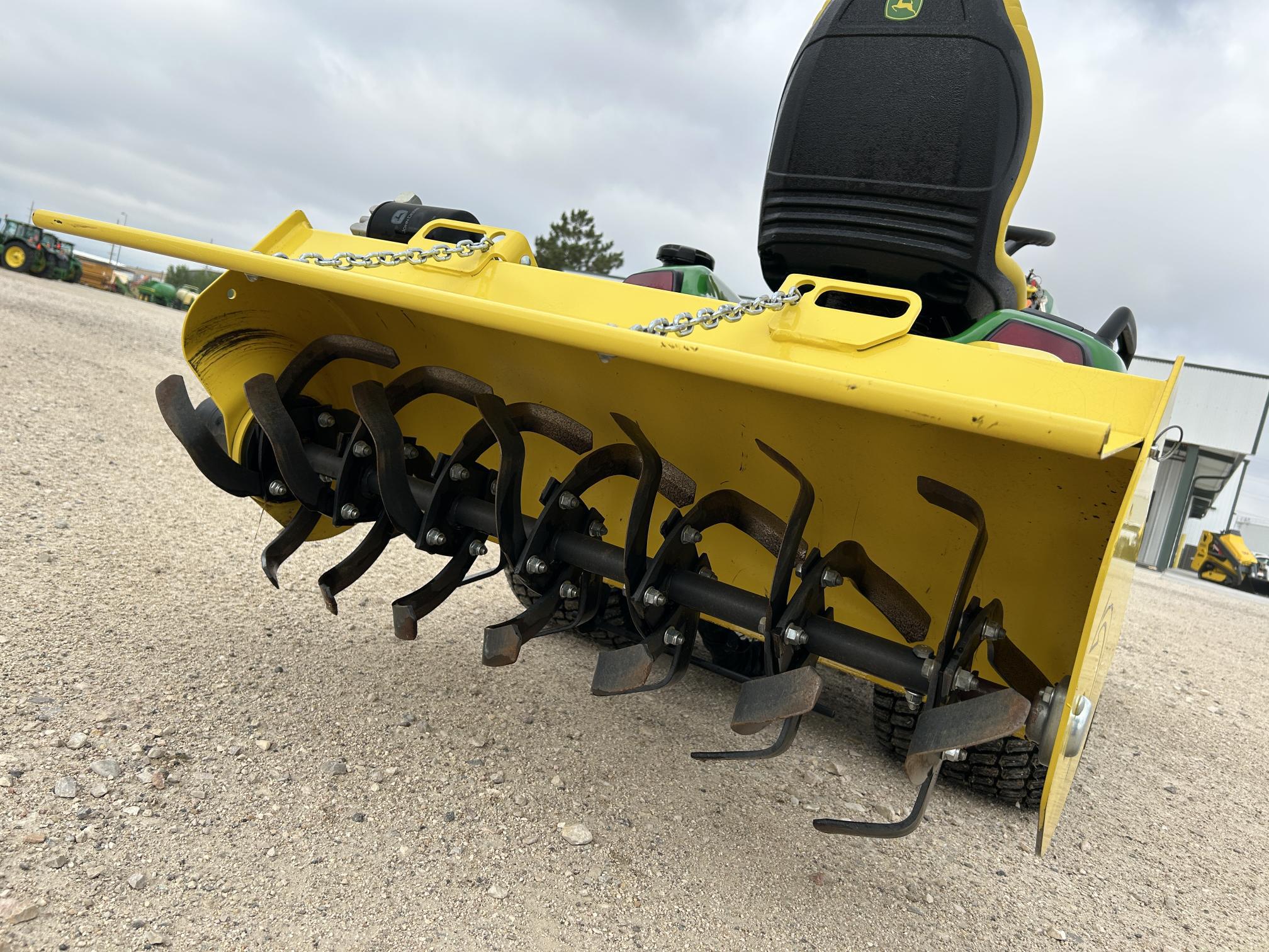 2020 John Deere X590 Image 18