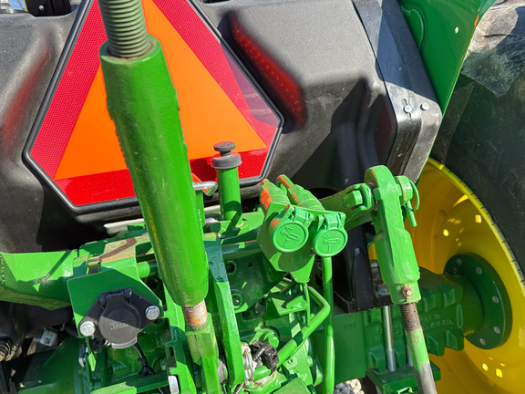 2024 John-Deere 5075E