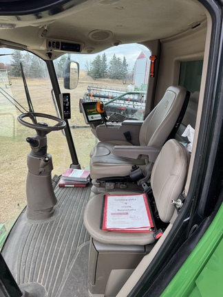 Used 2015 John Deere S680 Combines at Horizon Ag & Turf in Vermilion, AB - Photo9