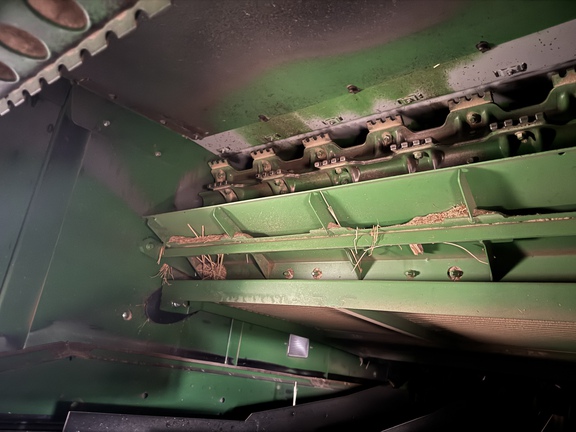 Used 2015 John Deere S680 Combines at Horizon Ag & Turf in Vermilion, AB - Photo10