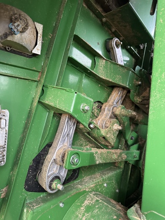 Used 2015 John Deere S680 Combines at Horizon Ag & Turf in Vermilion, AB - Photo13