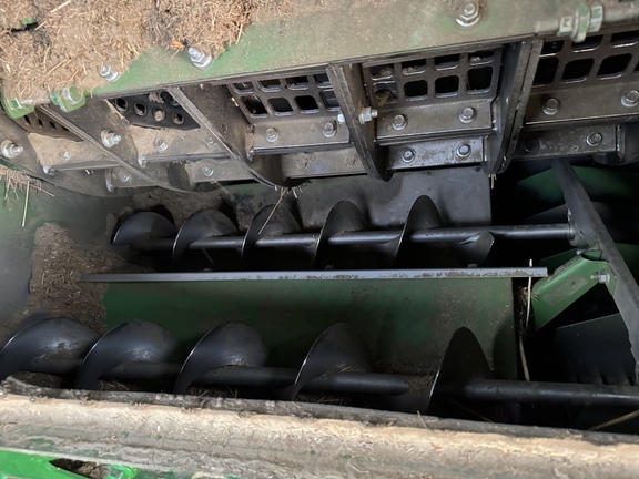 Used 2015 John Deere S680 Combines at Horizon Ag & Turf in Vermilion, AB - Photo14