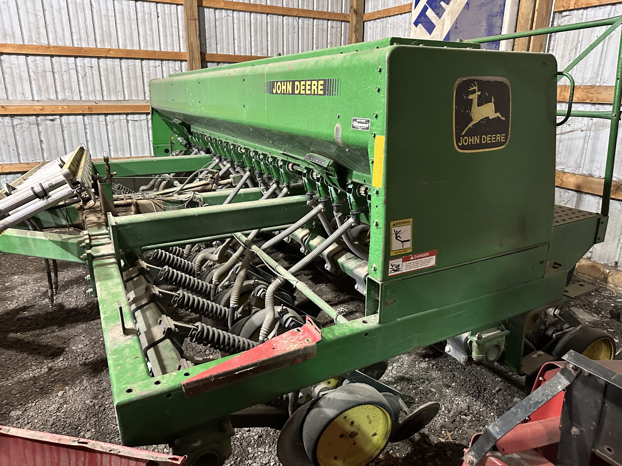 1991 John Deere 750 Image 1