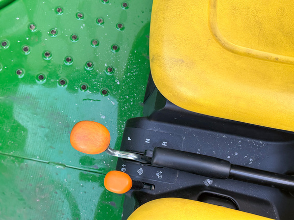 2024 John-Deere TX 4X2