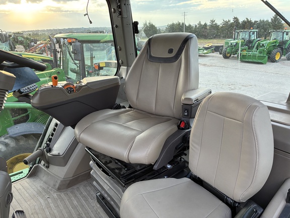 2025 John Deere 8R 340 (13th thumbnail)