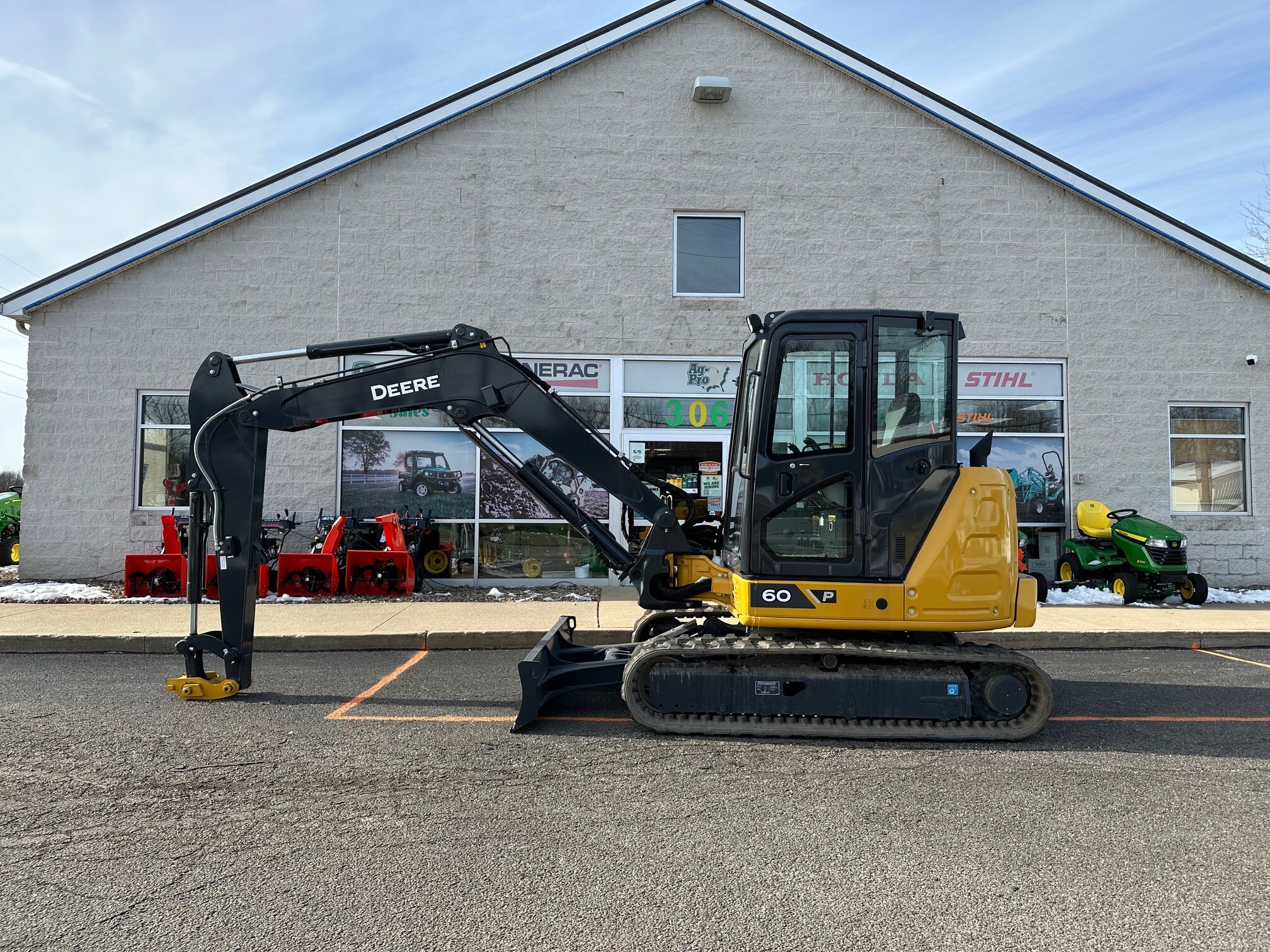 2026 John Deere 60 P Image 2