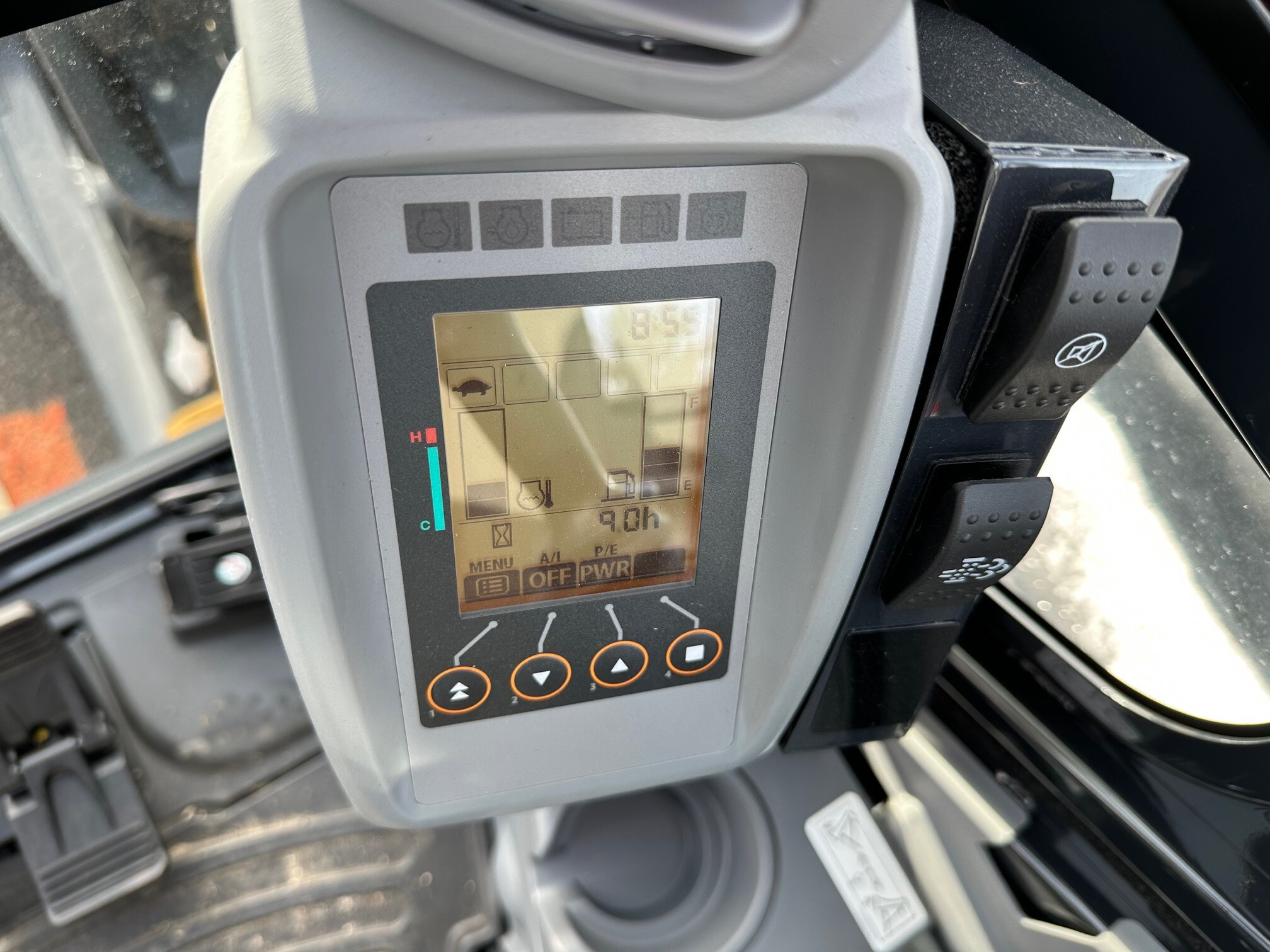 2026 John Deere 60 P Image 9