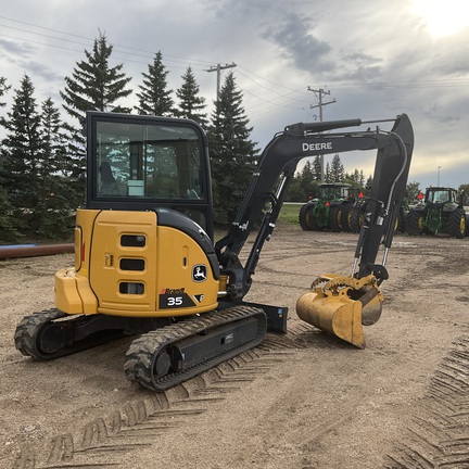 2023 John Deere 35 P