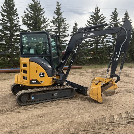 2023 John Deere 35 P