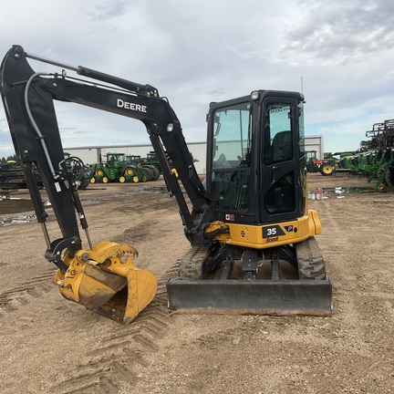 2023 John Deere 35 P