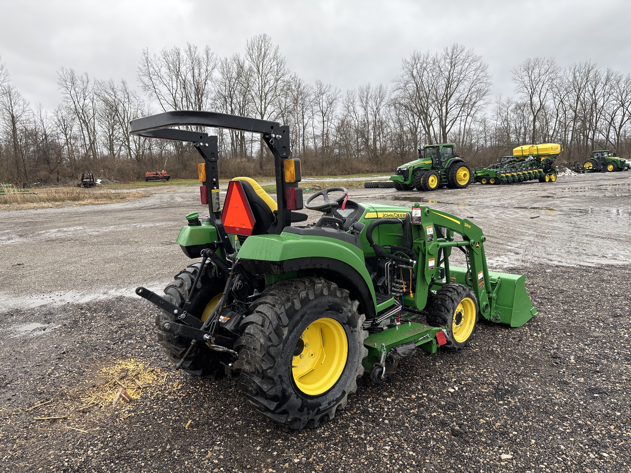 Used 2022 John Deere 2038R Compact Utility Tractors at Koenig Equipment in Greenfield, IN - PhotoXL4