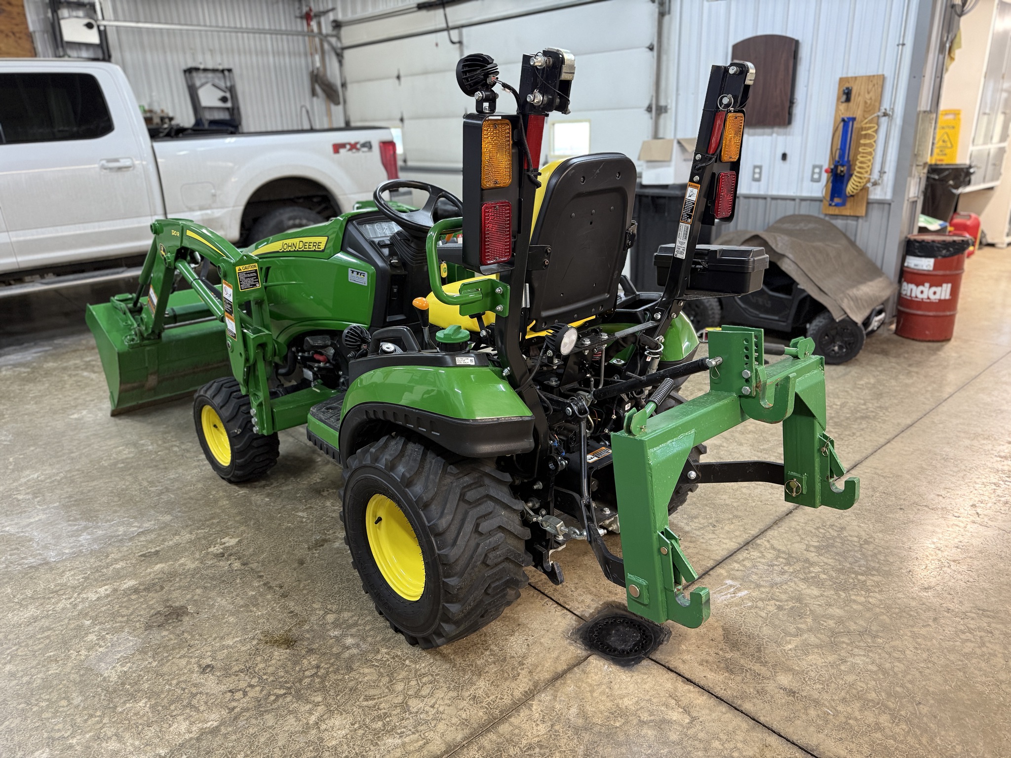 2019 John Deere 1025R Image 4