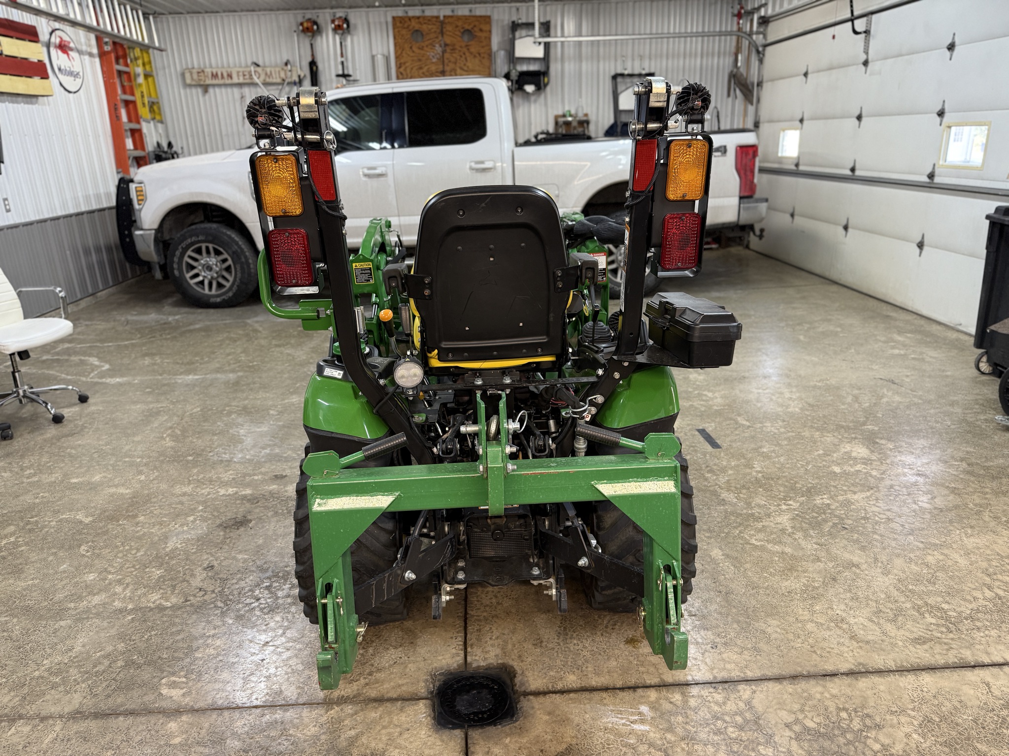 2019 John Deere 1025R Image 5
