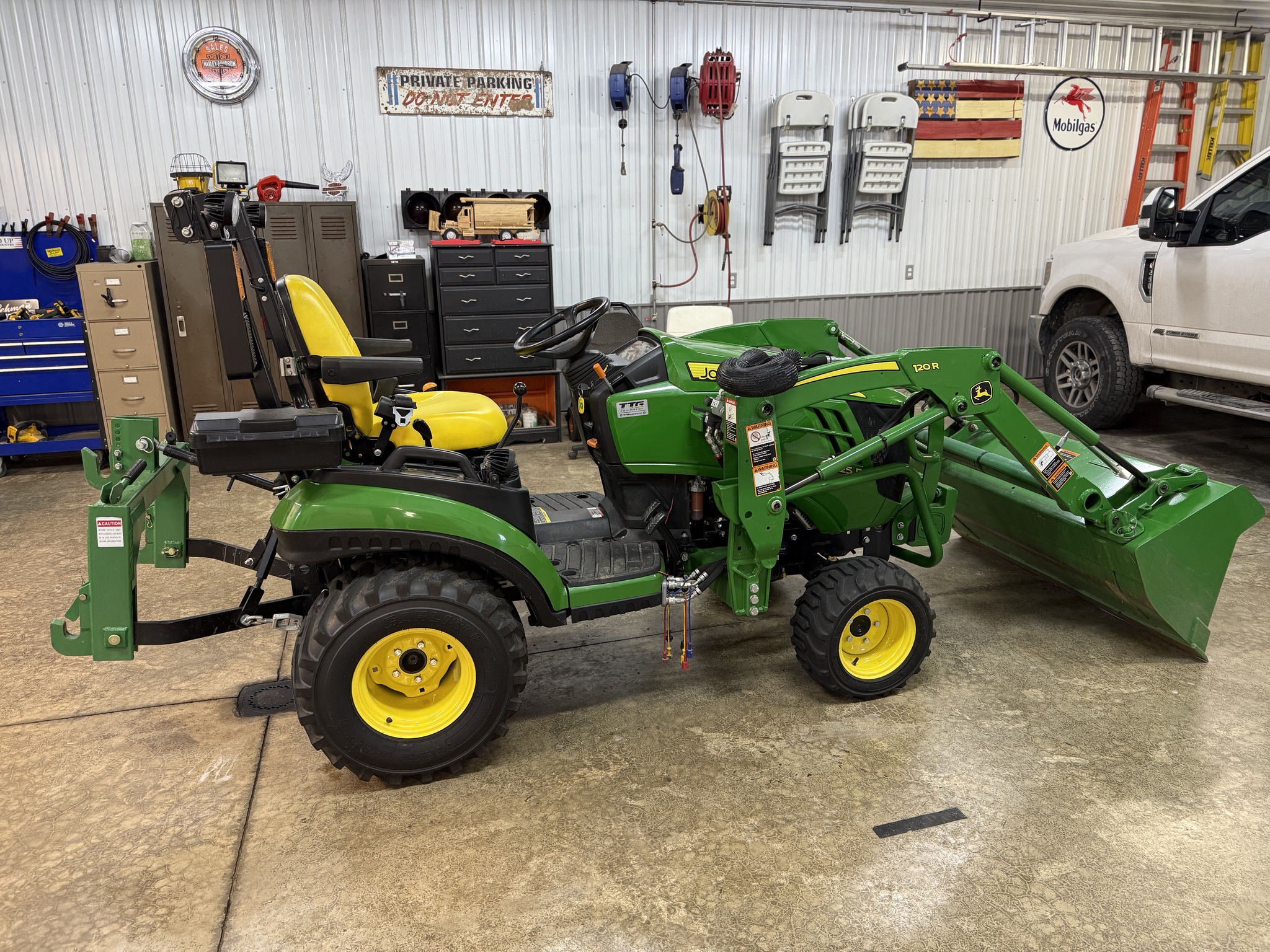 2019 John Deere 1025R Image 7