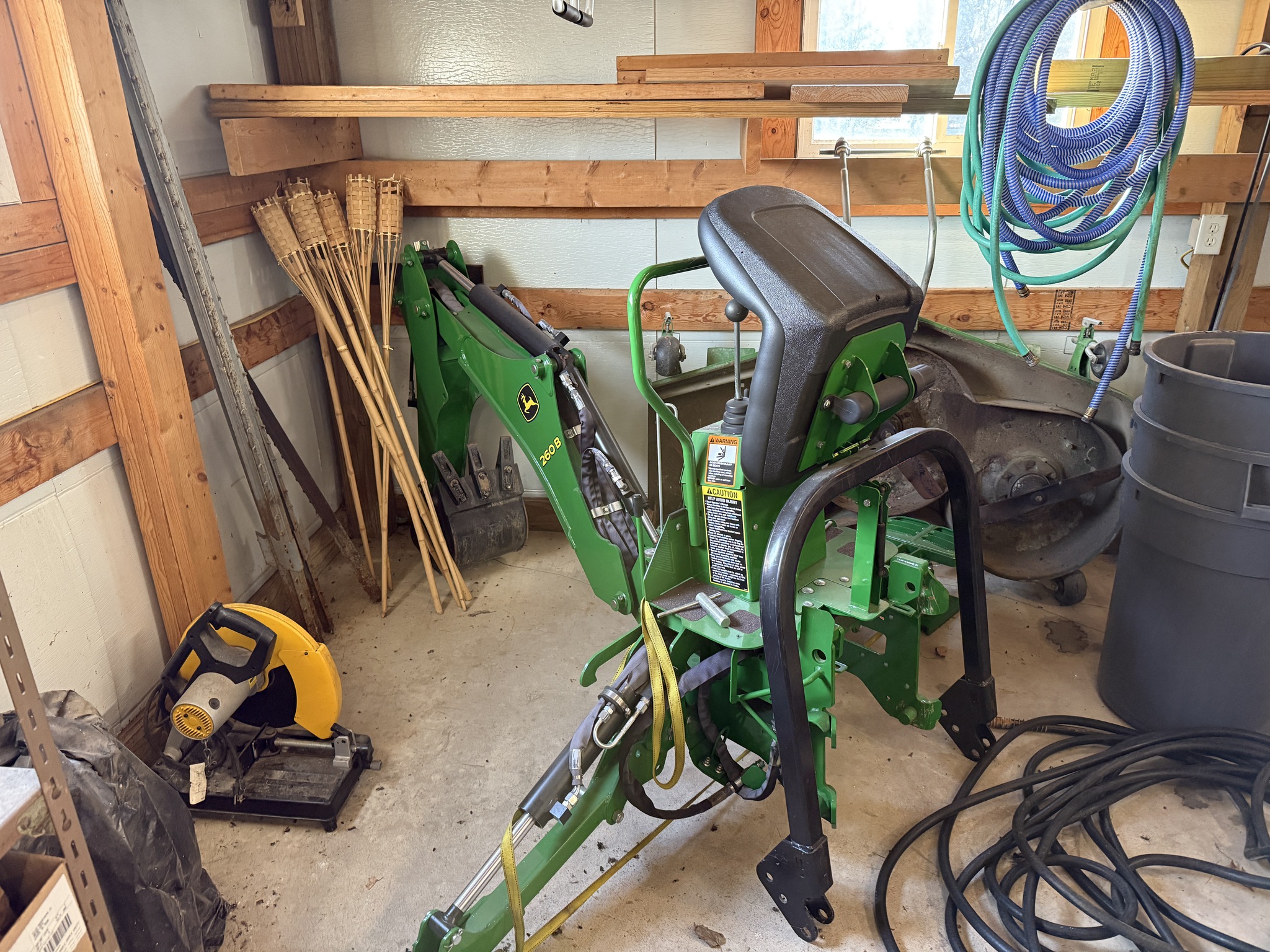 2019 John Deere 1025R Image 12