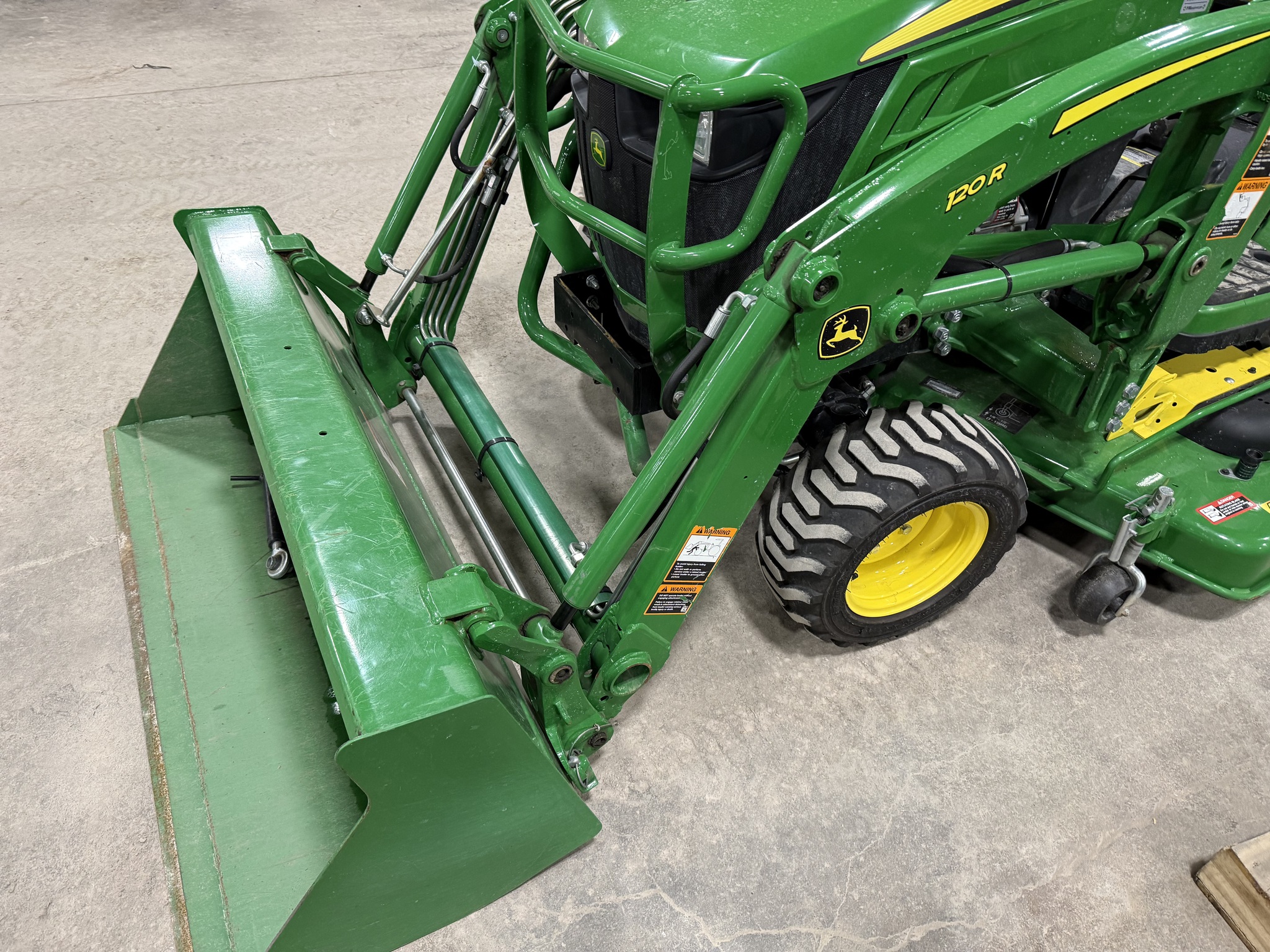 2019 John Deere 1025R Image 11