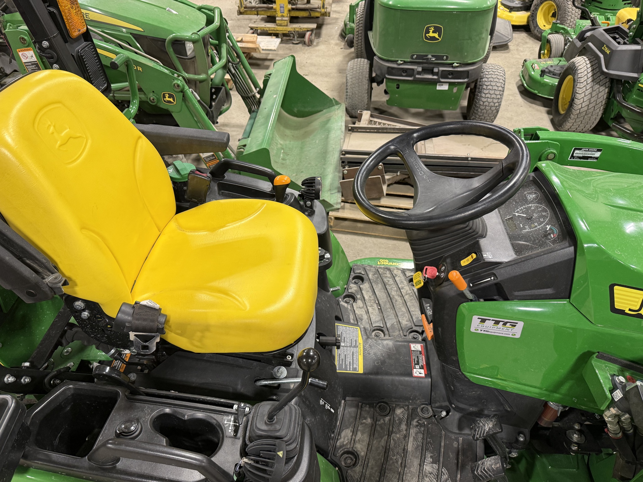 2019 John Deere 1025R Image 3
