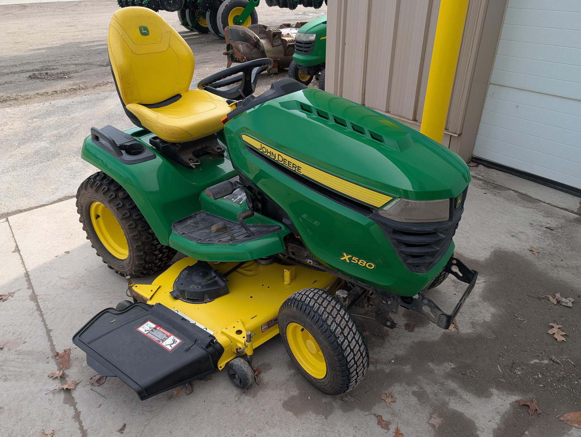2022 John Deere X580 Image 1