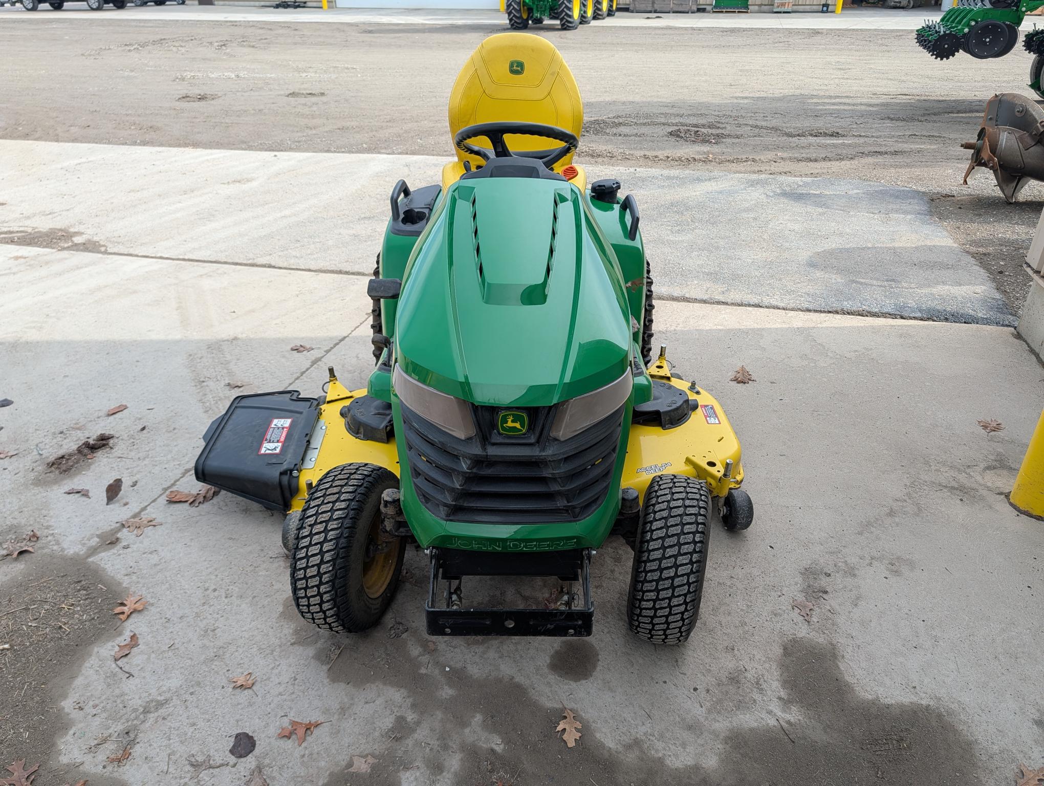 2022 John Deere X580 Image 5