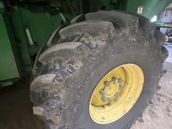 Photo of 2014 John Deere S690