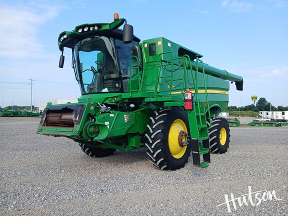 Photo of 2014 John Deere S690